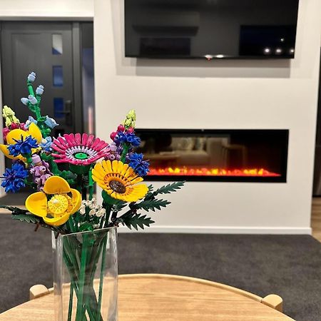Holiday Home In Beautiful 테아나우 외부 사진