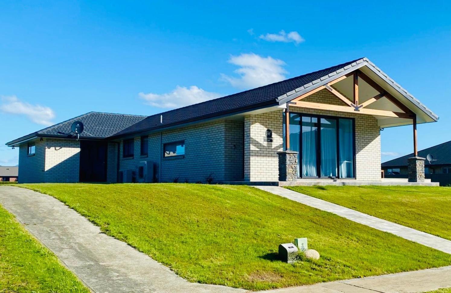 Holiday Home In Beautiful 테아나우 외부 사진